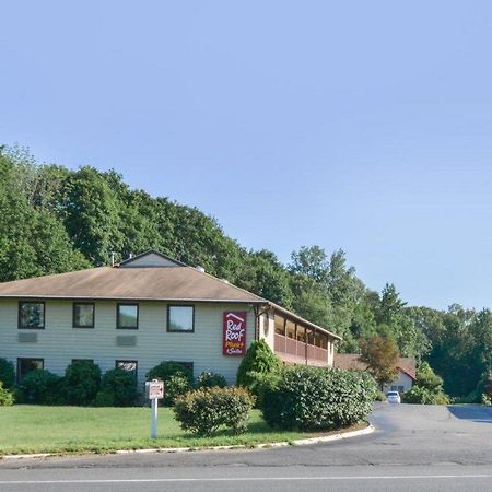 Red Roof Inn Plus+ & Suites Guilford Exterior foto